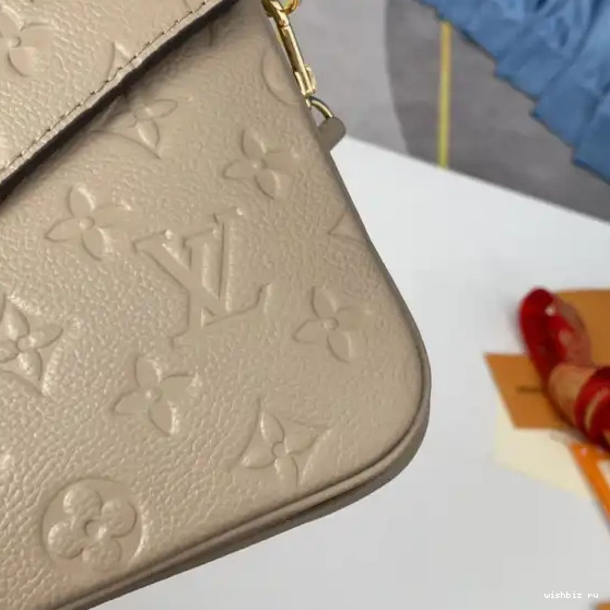 WIS POCHETTE LOUIS MÉTIS VUITTON 0509